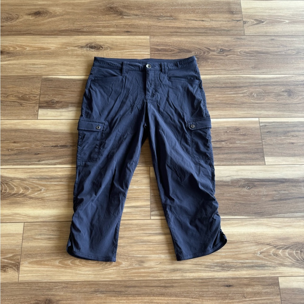 Eddie Bauer Womens Navy Blue Capris size 6
